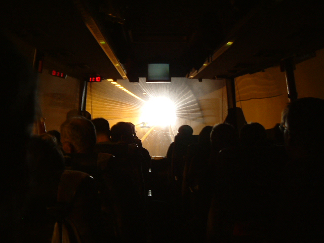 018-i-bussen-ljuset-i-tunneln